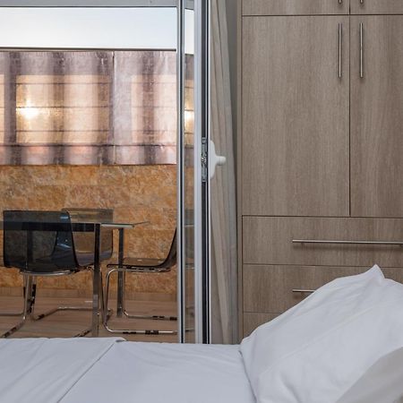 Cosy Apartment With Terrace Near Metro Station Athen Exterior foto