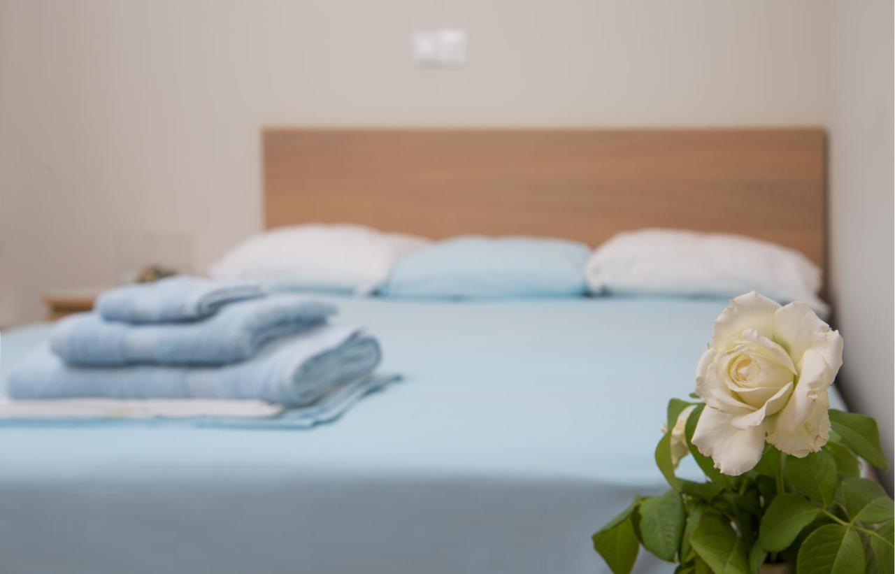 Cosy Apartment With Terrace Near Metro Station Athen Exterior foto