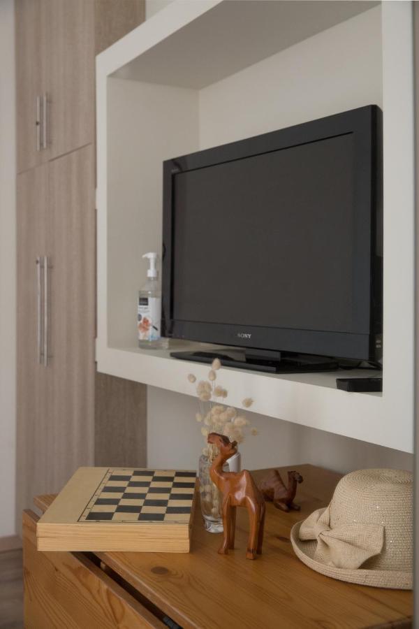 Cosy Apartment With Terrace Near Metro Station Athen Exterior foto
