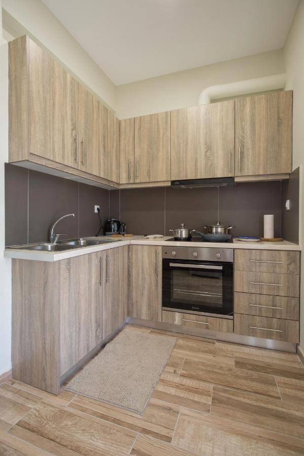 Cosy Apartment With Terrace Near Metro Station Athen Exterior foto