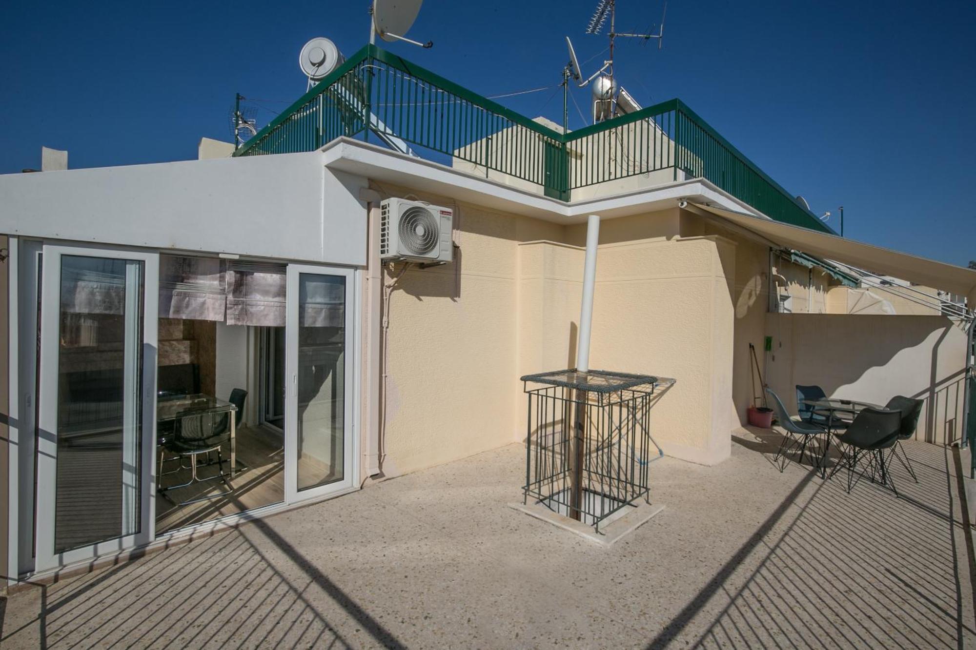 Cosy Apartment With Terrace Near Metro Station Athen Exterior foto